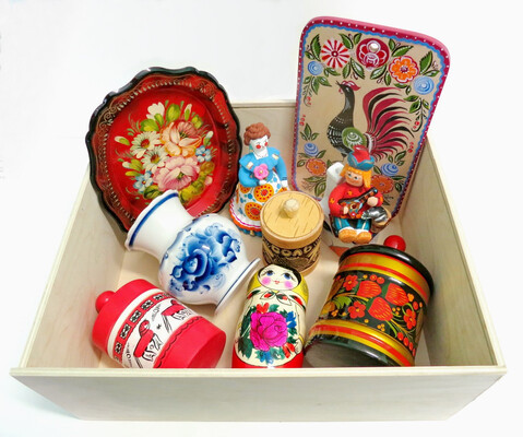 Значение и специфика изучения народных промыслов России на уроках изобразительного искусства Значение и специфика изучения народных промыслов России на уроках изобразительного искусства